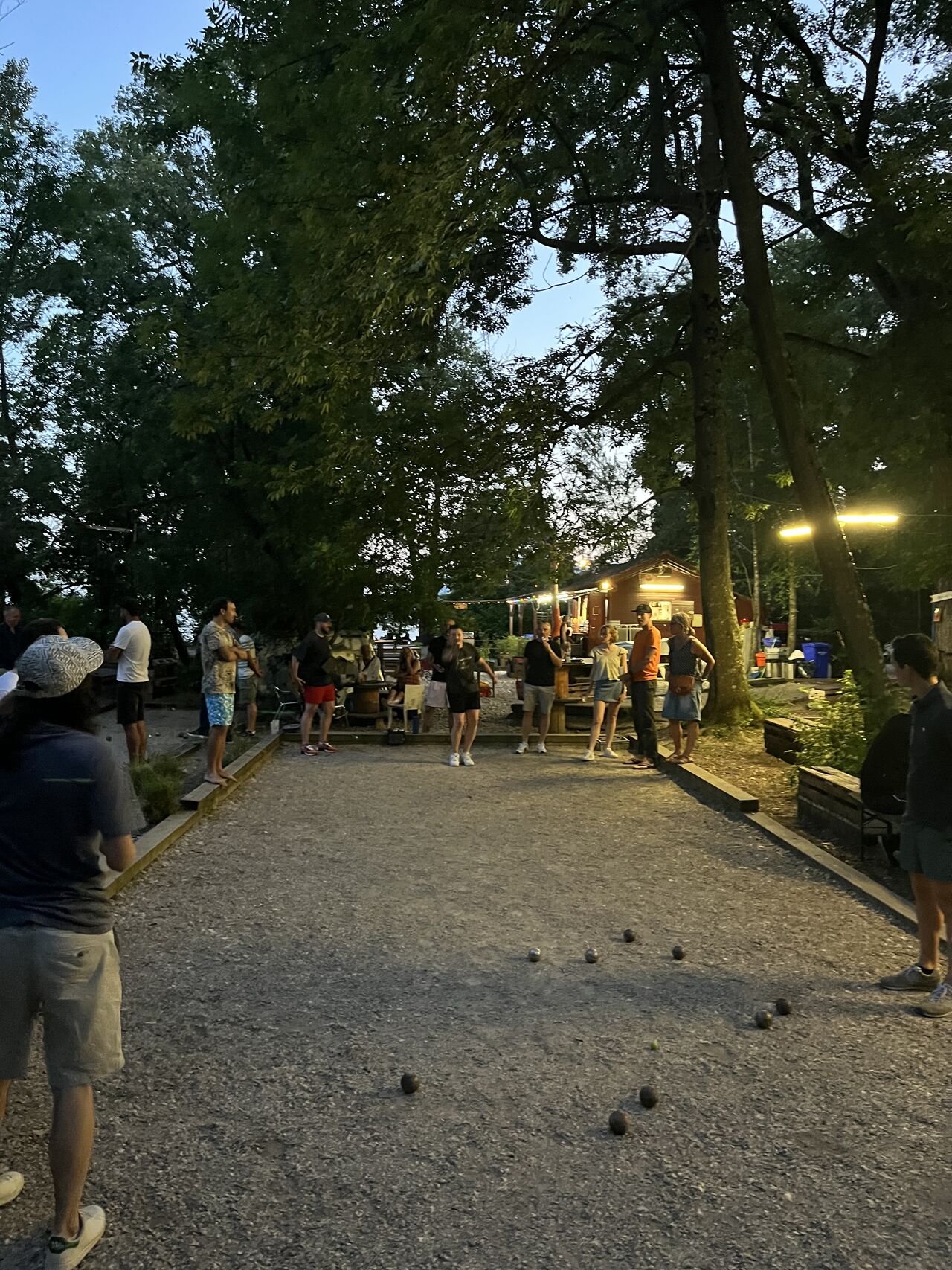 Image - Pétanque, apéro & bonne humeur au bord du lac !